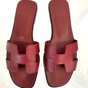 HERMÈS ORAN SANDALS 37.5 (US 7.5)